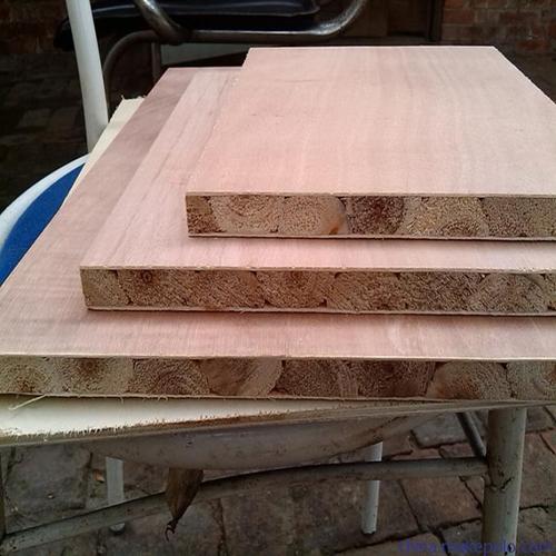 产品中心 细木工板/大芯板 > 供应厂家大芯板细木工板 我公司生产的杨